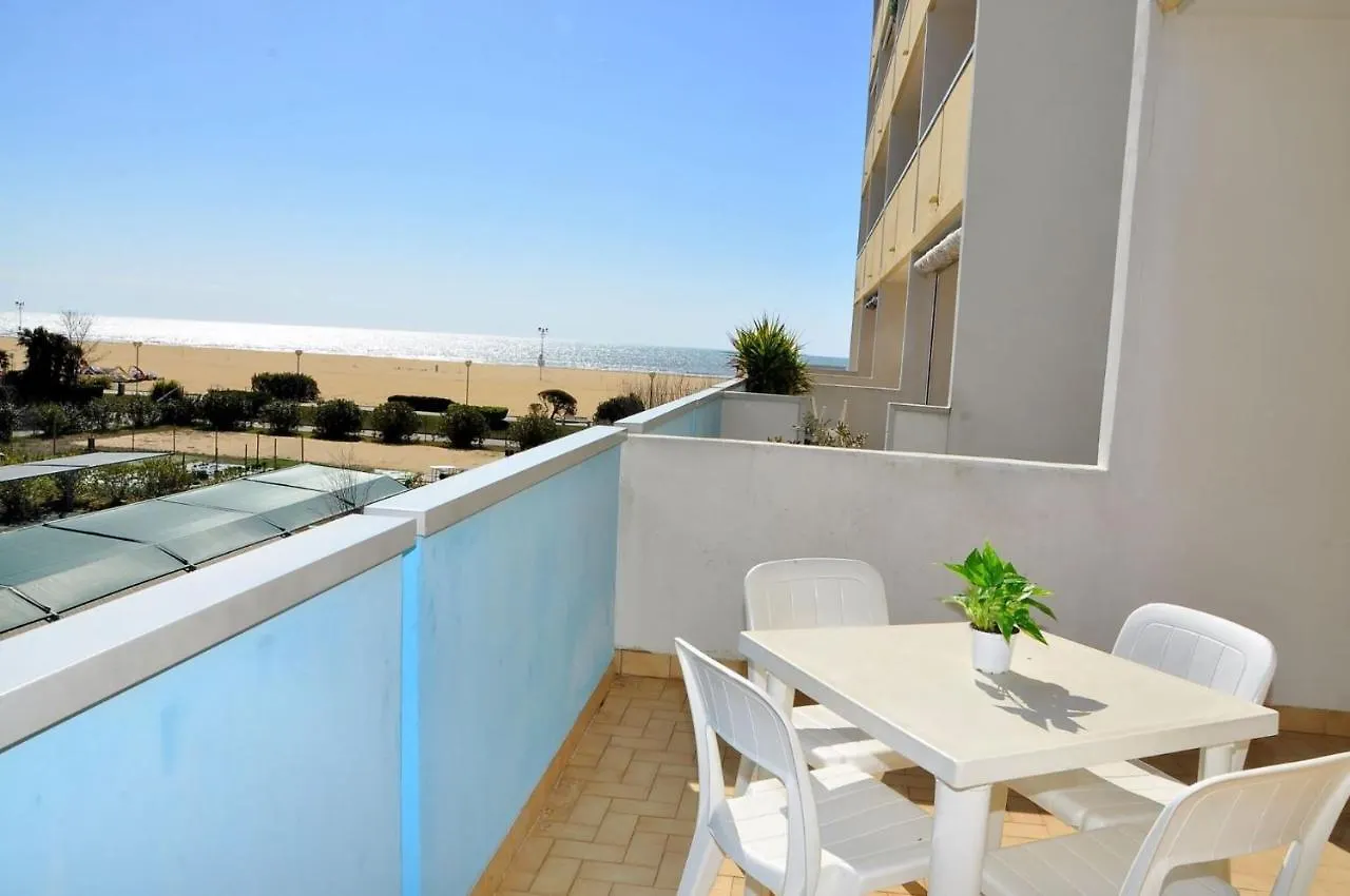 Bright And Functional Flat With Seaview Balcony Apartment Bibione