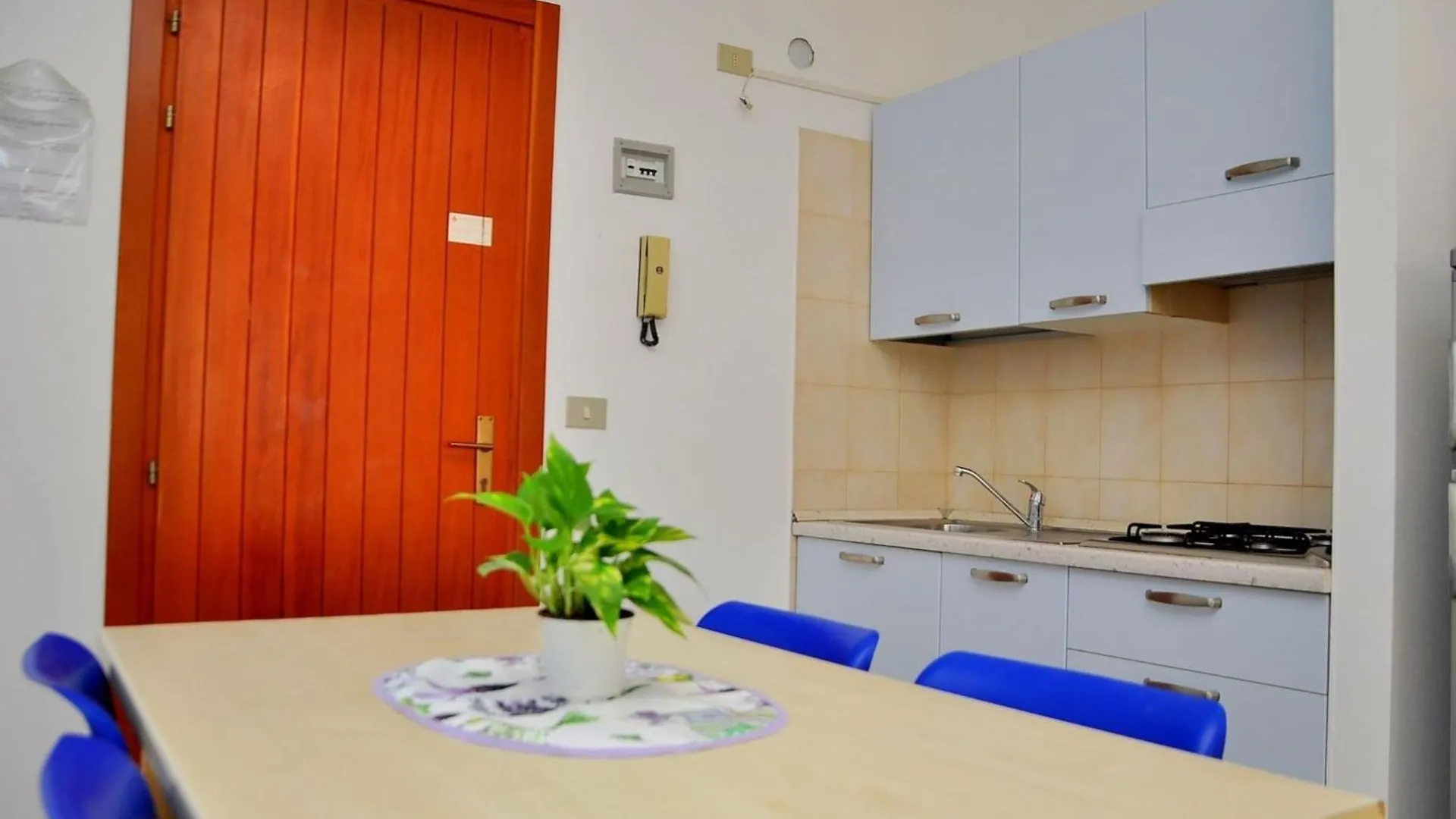 Bright And Functional Flat With Seaview Balcony Apartment Bibione