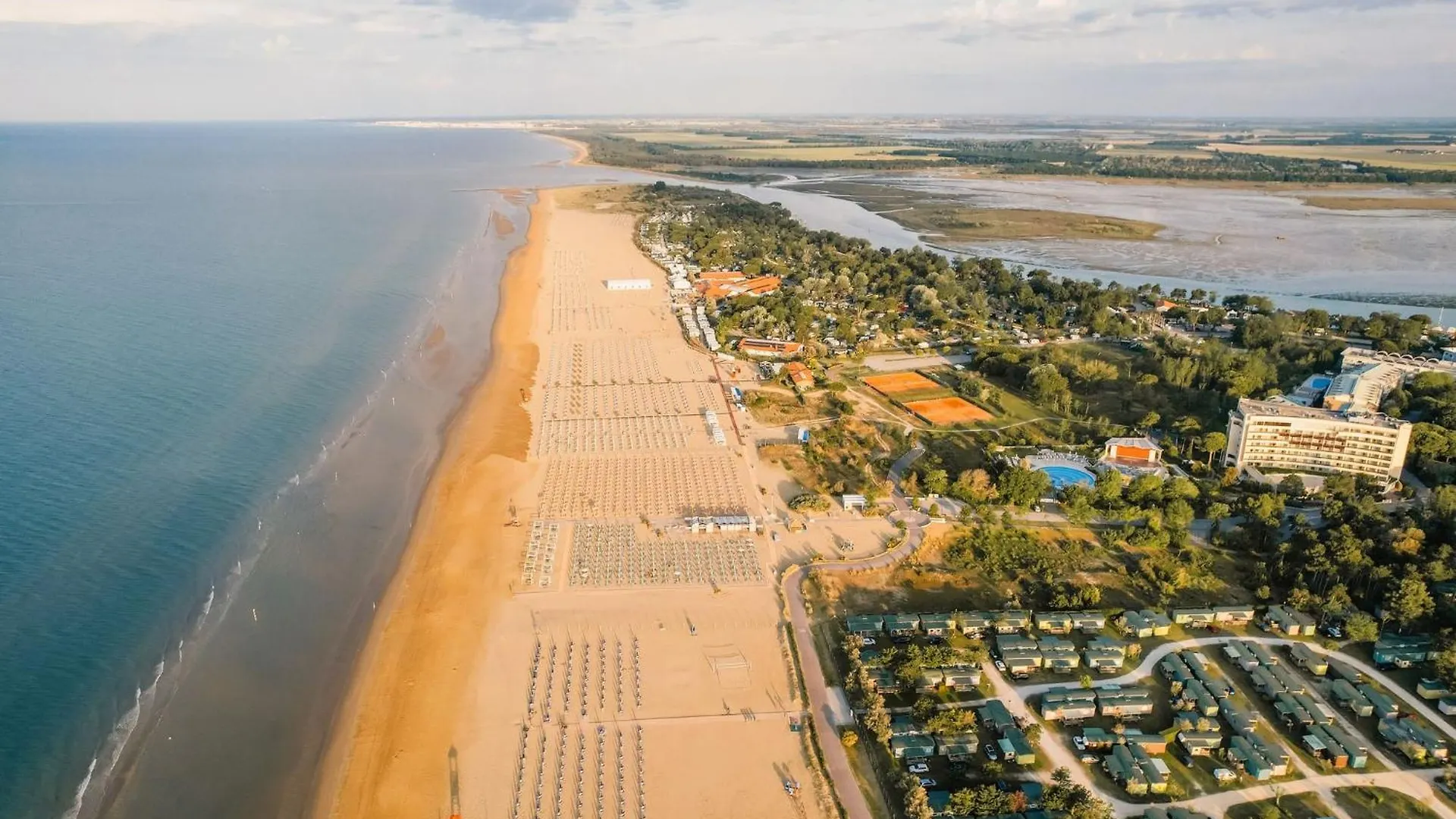 Bright And Functional Flat With Seaview Balcony Apartment Bibione